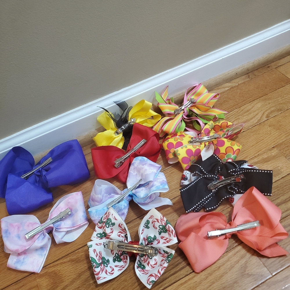 Bows - Picture 2 of 2